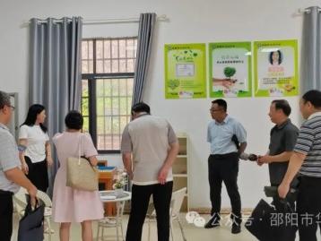 邵陽市人大來華龍實地調研