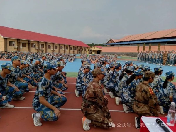 結(jié)營展風采，昂揚向未來